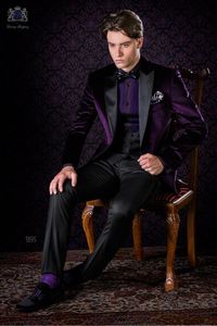 Новое поступление одна кнопка фиолетовый бархатный свадебный жених смокинги пика отворот жениха мужские деловые костюмы (куртка + брюки + жилет + галстук) NO: 1436