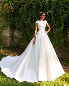 Nowe satynowe sukienki ślubne z rękawami klejnotów klejnot klejnot klejnot klejnot szyi prosta elegancka skromne suknie ślubne niestandardowe Made213o