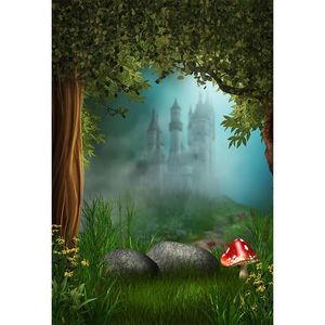 魅惑の森写真の背景古い木の緑の葉草の床のきのこミスト城の子供おとぎ話の写真の背景を背景