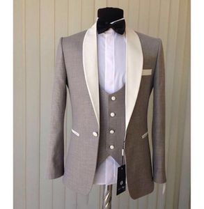 Tanie Light Grey Groom Tuxedos Three Piecs Ivory Szal Collar Blazer Groomsmen Męskie Garnitury Ślubne Custom Made (Kurtka + spodnie + kamizelka + krawat)