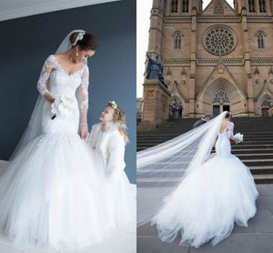 Elegancki Kościół Księżniczka Białe Koronki Syrenki Suknie Ślubne V Neck Backless Fishtail Train Doptymalizowany Kraj Bohemain Bridal Suknia 2018 Rękawy