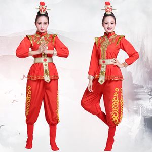 الرقص الشعبي الصيني الأحمر امرأة يانغكو الرقص الملابس والأزياء هانفو القديمة الشرقي الأوبرا التقليدية ارتداء مرحلة الأداء