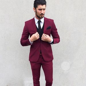 Os recém-chegados Dois Botão Vermelho Do Noivo Smoking Padrinhos Notch Lapela Melhor Homem Blazer Ternos Do Casamento Dos Homens (Jaqueta + Calça + colete + Gravata) H: 813