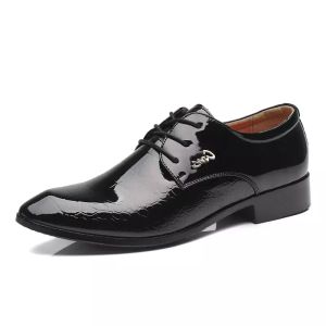 2017 새로운 도착 남자 새로운 패션 남자 웨딩 드레스 신발 블랙 신발 라운드 발가락 플랫 비즈니스 영국 레이스 업 남자 신발