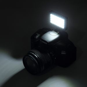 Freeshipping Mini Jakość Przenośny Light Video 32 LED Interngrated Fill Light Dla telefonów komórkowych Celkphone Cyfrowy Aparat Super Bright