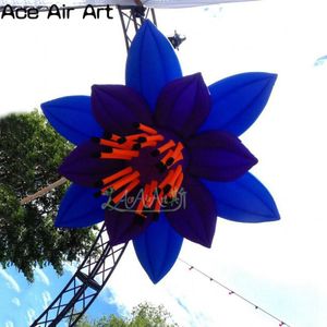 Diversi tipi di fiori gonfiabili pendenti con luci per decorazioni nuziali realizzati da Ace Air Art in vendita