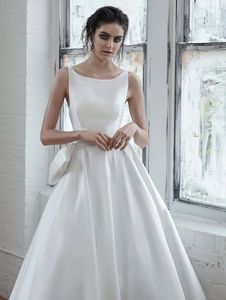 Elegant Satin Wedding Dress Ball Gown Vintage Scoop Backless Sweep Train Plus Size Bridal Gowns vestido de novia