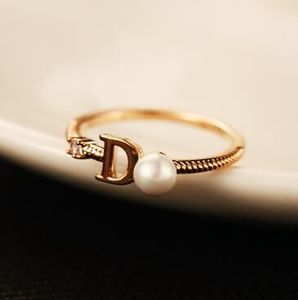 Ringar europeiska varumärken guldpläterad bokstav D ring mode pärla ring vintage charms ringar för bröllopsfest vintage finger ringdräkt jud
