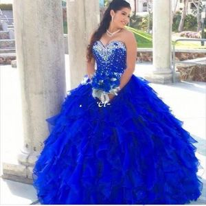 2017 Royal Blue Quinceanera Klänningar Cascading Ruffles Ball Gown Sweetheart Beaded Neckline Organza Korsett Sweet 16 Party Dresses Prom Crows