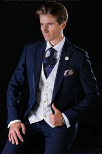Moda blu navy 3 pezzi vestito smoking dello sposo sposo groomsmen blazer uomo matrimonio affari festa abiti da ballo (giacca + pantaloni + cravatta + gilet) 1184