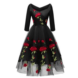 Luksusowy Rose Haft Księżniczka Sukienka Lato Kobiety Ball Suknia Wedding Party Dresses Kobiet Sexy V-Neck Robe Femme Vestido 2018