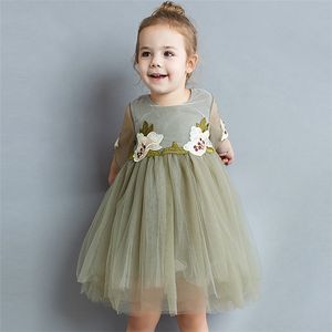 Ubrania dla dzieci 2018 Najnowsze dziewczynki Sukienka Euramerican Hafty Sukienki Noworodki Dziewczyny Wykwintna Princess Party Dress 2Colors na 3-8T