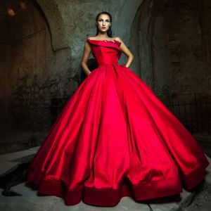 Niesamowita suknia balowa Red Prom Dresses Sheer Bateau Neck Suknie Wieczorowe Sweep Pociąg Koronki Appliqued Vestidos de Fiesta Satin Plisowana Sukienka Formalna