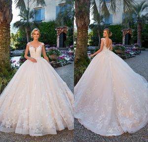 2018 New Vintage Ball Gown Wedding Dresses with Sheer Neck Capped Sleeves Appliqued Lace Wedding Gowns Vestidos Arabic Bridal Gowns