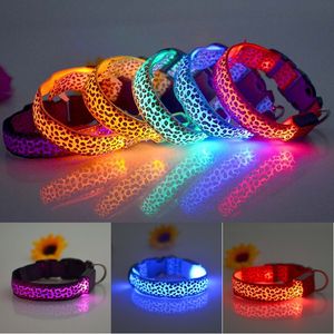 LED PET COLLARS Leopard Night Safety Justerbar blinkande glödande hundkrage Lysande fluorescerande husdjur Tillbehör