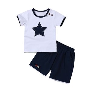 2018 Nuovi vestiti per neonati Moda Bambino Abbigliamento per bambini Ragazzi Estate Star T-shirt a maniche corte + Pantaloncini 2 pezzi Ragazzi Set Abiti per neonati