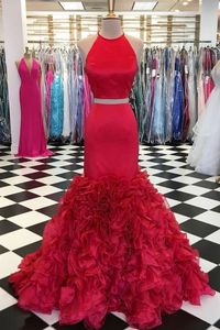 赤の安い人魚のプロンプのドレス2022 2個ホルターバックレスサテンのフリルのフリルの床の長さのドレスイブニングフォーマルパーティーガウン