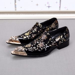 Svarta Italienska Mens Loafers Äkta Läder Metalliska Toe Mens Glitter Skor Guld Blommigtryck Män Bröllopsklänning Skor Män Lyx