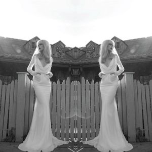 Dror inbal Elegancka Satin Wedding Dress Sexy V Neck Lace Długim Rękawem Sweep Pociąg Suknie Ślubne Niestandardowe Designer Suknie Ślubne