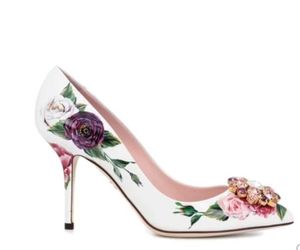 2018 Novas mulheres flor de salto alto bombas de salto fino branco sapatos de festa strass flores bombas vestido sapatos de casamento sapatos de diamante