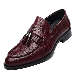 Mäns lägenheter skor Krokodil läder Tassel Slip på Oxford Skor för män Märke Läder Män Klänning Skor Män Loafers