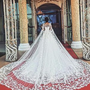 Wspaniałe suknie ślubne Koronki Długie Aplikacje 3D Klejnot Sheer Szyi Długie Rękawy Suknie Ślubne Robe De Mariée Przykryty Przyciski Bridal Vestidos