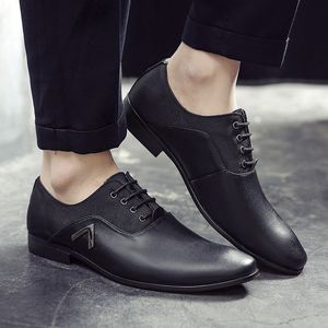 Włoska Marka Mężczyźni Oxford Buty Designer Party Shoes Mężczyźni Biuro Buty Mężczyźni Calzado Hombre Zapatos de Hombre de Vestir Formalne Ekkek Ayakkabi