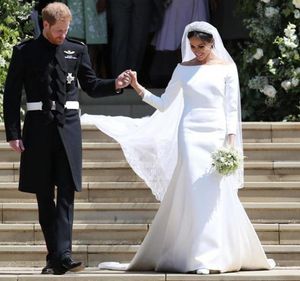 Neue Ankunft Harry und Megan Royal bescheidene Brautkleider mit Ärmeln Einfache elegante Meerjungfrau-Brautkleider mit Ärmeln und Schleppe