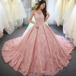 Eleganckie różowe sukienki Quinceanera suknia balowa Sheer szyi Sweet Train 2018 Sukienki balowe z koronkową aplikacją Backless Sweet 16 Solens267h