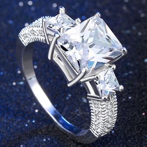 Biały Czerwony Niebieski Sześcienny Cyrkon Ring Duży Gemstone Kryształowe Pierścienie Obrączki Kobiety Moda Biżuteria Prezenty Drop Ship 080305