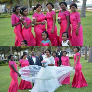 Fuksja Plus Size Druhna Sukienki na koronki ślubne i satynowa syrenka Krótkie rękawy Maid of Honor Gowns South African Druhna Dress