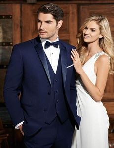 Classic Design Two Button Navy Blue Groom Tuxedos Notch Lapel Groomsmen Mens Bröllopskläder Utmärkt Man Passar (Jacka + Byxor + Vest + Tie) 95