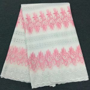5ヤード/ PC美しい白いアフリカの綿の生地服のためのピンクの刺繍スイスのボイルレースの服BC31-1