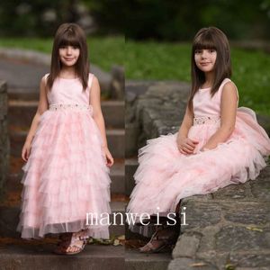 Rosa Blumen-Mädchen-Kleider Spaghetti Rüschen Handgemachte Blumen schnüren Tutu Vintage kleine Baby-Kleider für die Kommunion Boho Hochzeit