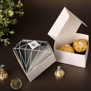 キャンディーパッキングの結婚式の好みの紙キャンディボックスダイヤモンド形の好意箱のクリスマスプレゼント装飾パーティー用品