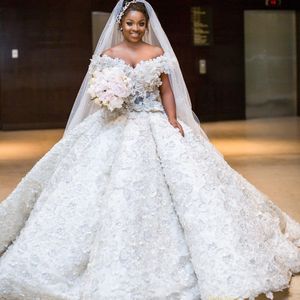 Splendido abito da sposa principessa sudafricana con spalle scoperte e perline, abito da ballo con applicazioni floreali 3D, favolosi abiti da sposa Dubai