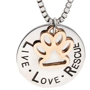 20 pz/lotto Fashion Live Love Rescue Collana con pendente per adozione di animali domestici Timbrato a mano Personalizzato Rifugio per animali Salvataggio per animali domestici Zampa Stampa Amante del cane gatto