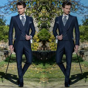 Custom Design Mens Passar Tre stycken Formell Tuxedos Slim Fit Business Groom Suit Set for Weddings Party Business Wear