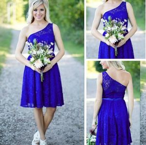 Royal azul simples um ombro curta dama de honra vestido lace joelho comprimento um zipper elegante vestidos de festa de casamento vestido