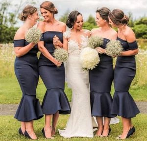 Off-the-axel sjöjungfru te-längd Kortärmad brudtärna klänningar Ruffle Bottom Maid of Honoer Dress Wedding Guest Formal Dresses 2018