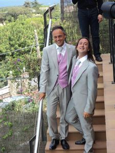 Nowy Design Light Grey Tailcoat Groom Smokingi Morning Style Mężczyźni Wedding Wear Wysokiej Jakości Mężczyźni Formalne Prom Party Garnitur (Kurtka + Spodnie + Kamizelka + Kamizelka)
