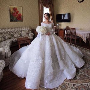 2020 Ball Gown Wedding Dresses Dubai Off Shoulder Lace Tulle Applique Long Sleeve Wedding Gowns Sweep Train Sequins Vintage Bridal228g