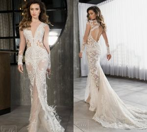 Syrenki Suknie ślubne Koronki Appliqued Głębokie V Neck Illusion Feather Sweep Pociąg Długim Rękawem Kraj Bridal Sukienka Plus Rozmiar Suknie Ślubne