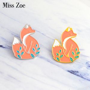 Miss Zoe Gold silver Red fox in grass Brooch Denim Jacket Pin Buckle Shirt Badge Cartoon animal jewelry Gift for kids friends