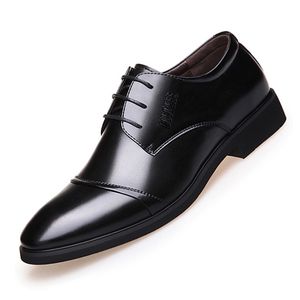 イタリア人の男性パーティーの靴男性のためのオックスフォードのフォーマルな靴のための男性の古典的な靴Zapatos Cauero Hombre Sapatos Social Masculino Klasik Erkek Ayakkabi