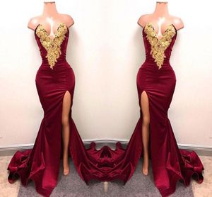 Neues Design sexy burgunderfarbene Abschlussballkleider mit goldener Spitze applikativer Meerjungfrau Front geteilt für lange Partyabendkleider Kleider