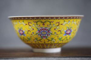 Китайский антиквариат пастельные фарфора окрашены цветы чаша Цяньлун
