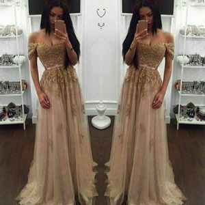 Gorgeous Off Ramię Długie Suknie Druhna Koronkowe Aplikacje Maid of Honor Suknie na ślub Tulle Prom Party Dress Custom