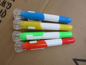 Penna illuminante a LED multicolore policroma con luce a sfera luminosa