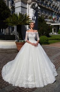 Lussano A Line Abiti da sposa in pizzo Applique Off spalla Corte dei treni Abiti da sposa da sposa Abito da cerimonia nuziale vestido de novia